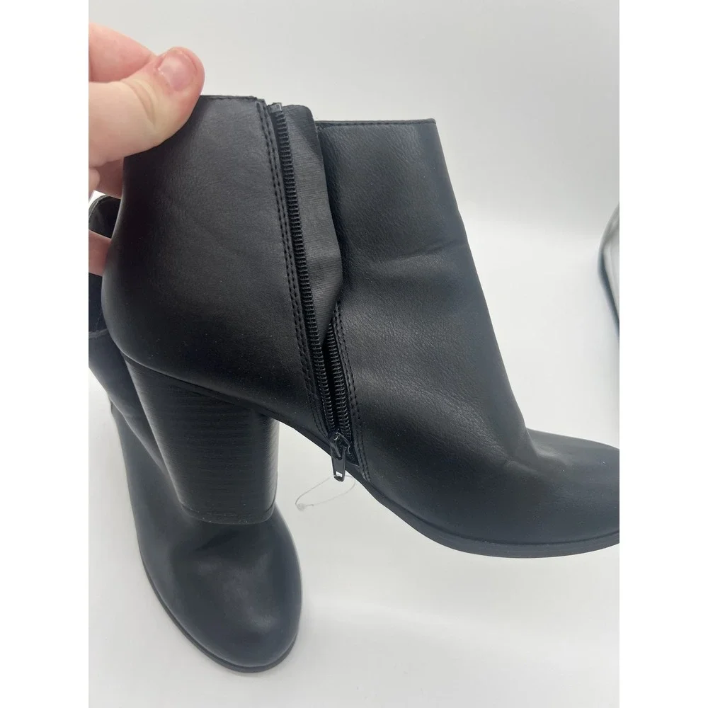Charlotte Russe Women's‎ Black Ankle Boots Block Heel Side Zip Booties Size 9